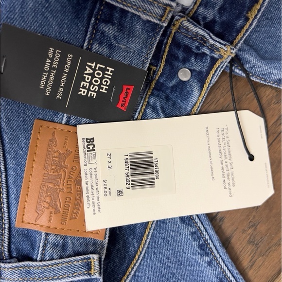 Levi’s Premium High Loose Taper Link in Bio 0004 - Picture 9 of 16